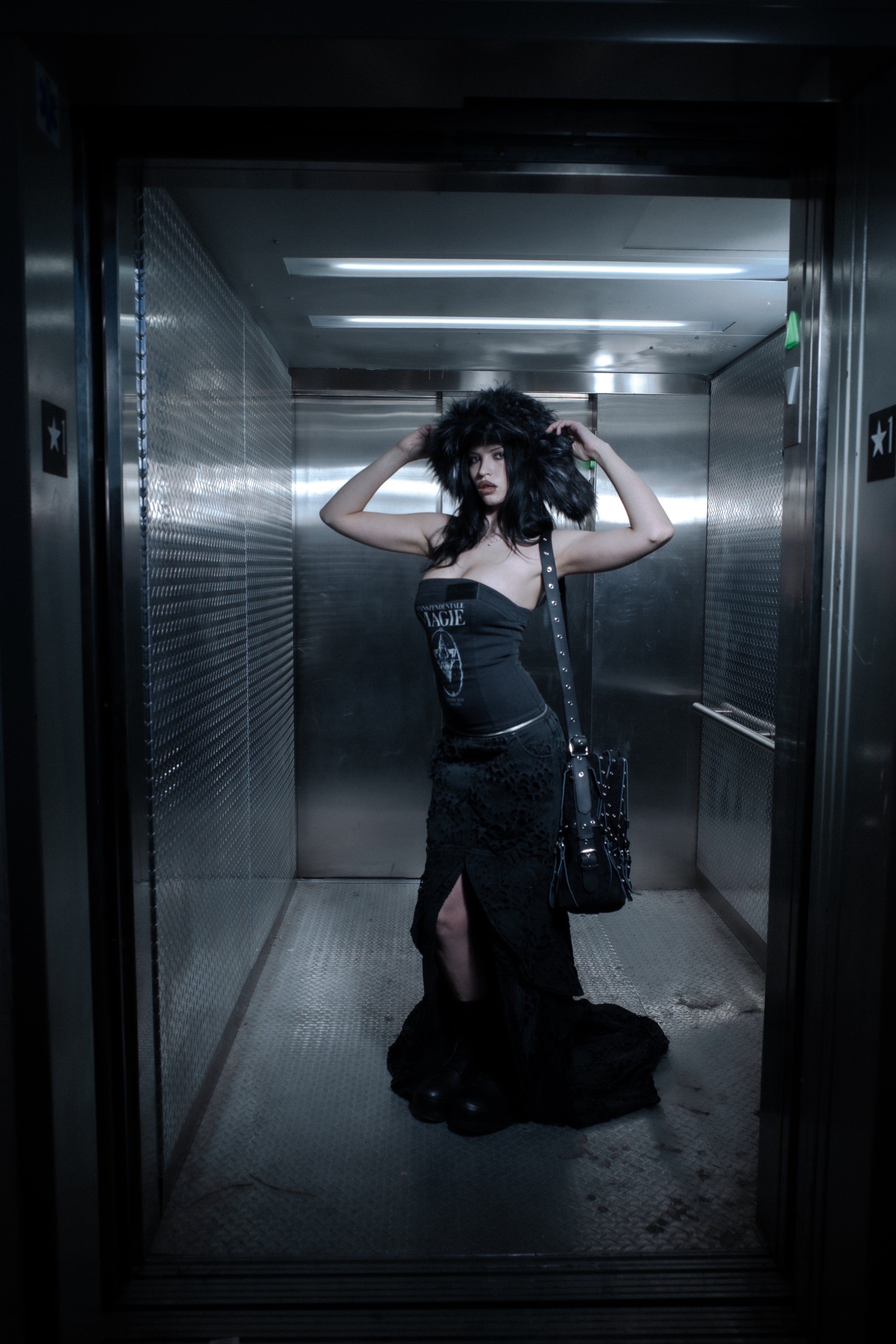 BL MAGIE DENIM TUBE TOP W/ DETACHABLE  ZIPPER BURNEDWEB DENIM SKIRT