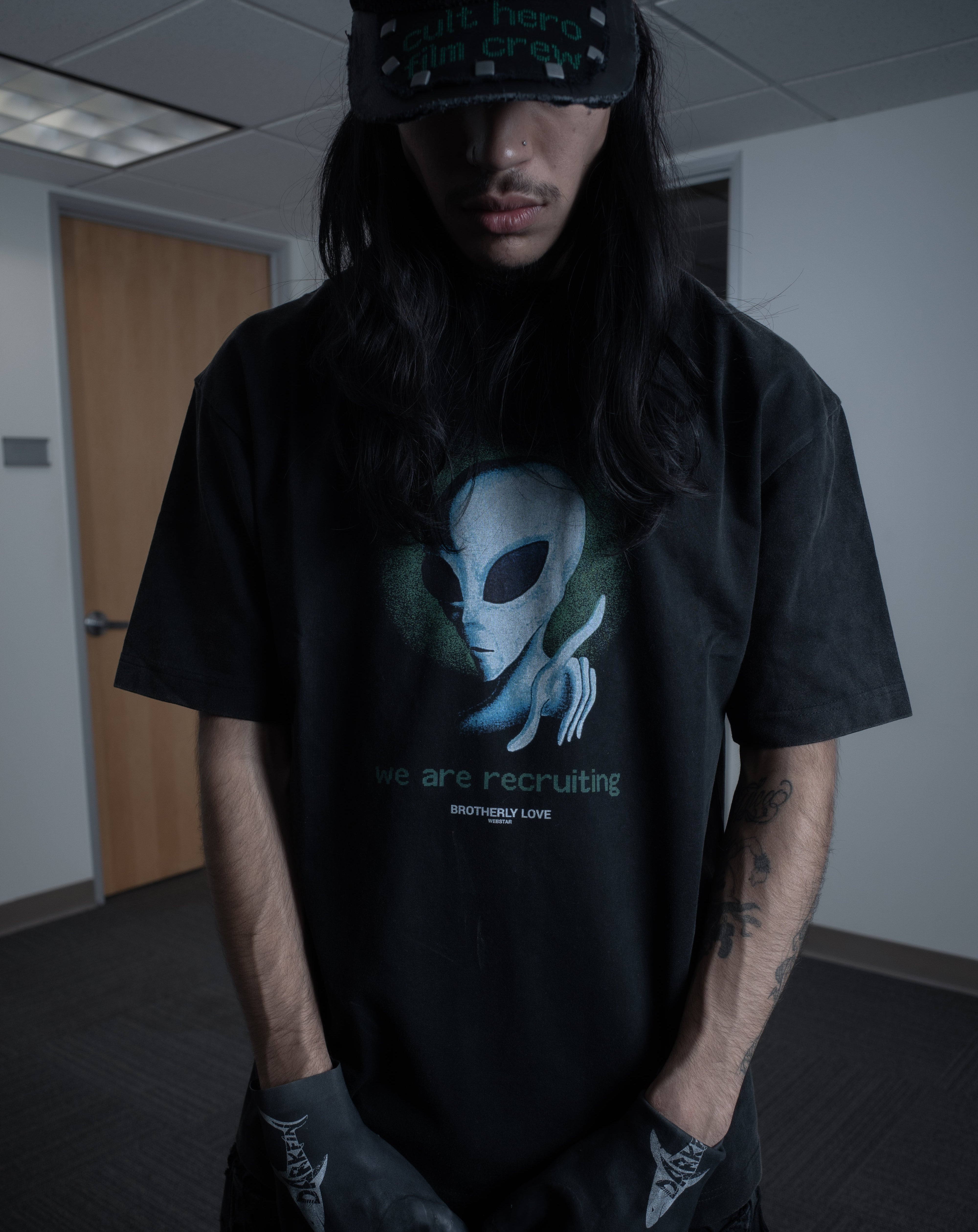 BL CULT HERO FILM CREW ALIEN TEE