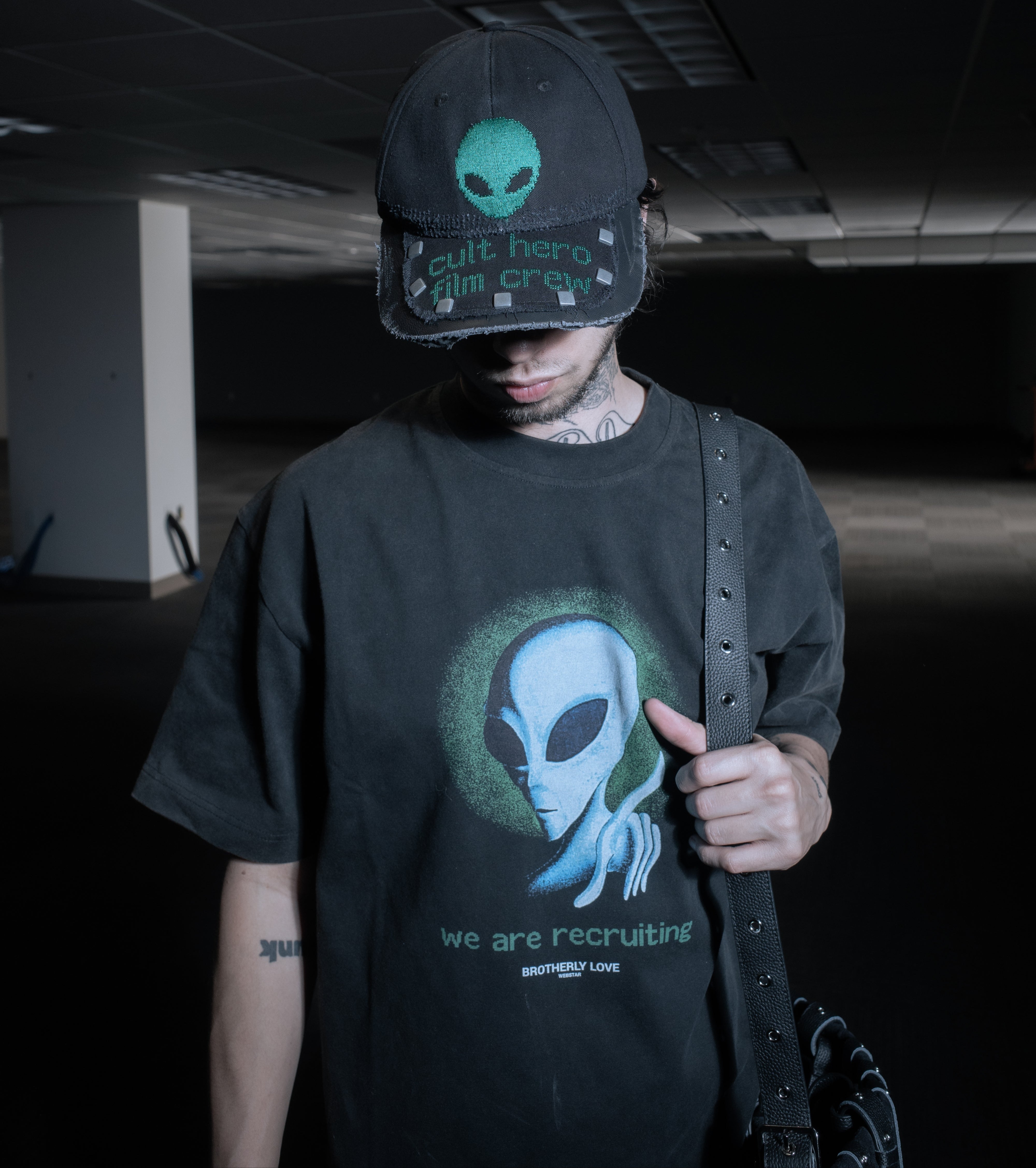 BL CULT HERO FILM CREW ALIEN TEE